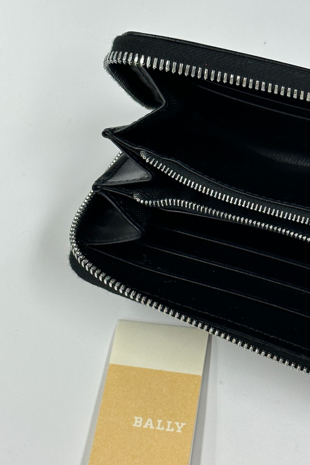 Bally - Black Grained Leather Zip Up Wallet