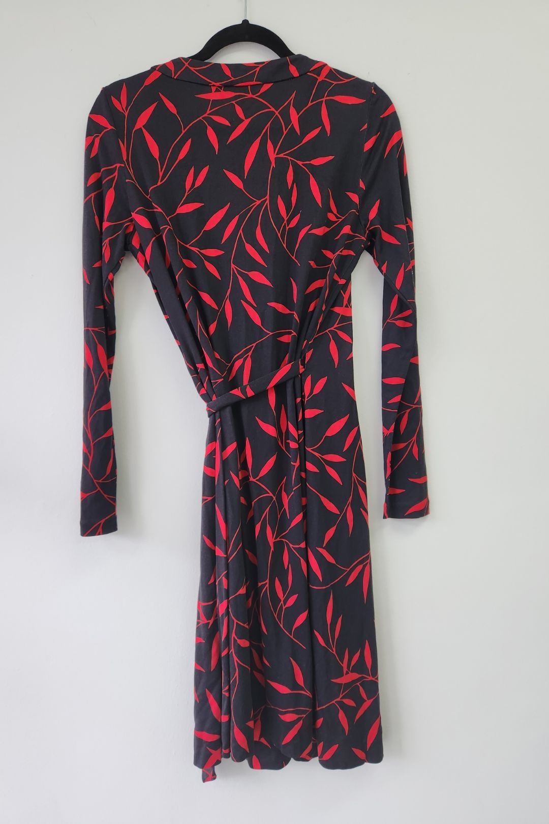 Diane Von Furstenberg - Black Leaves Print Silk Dress