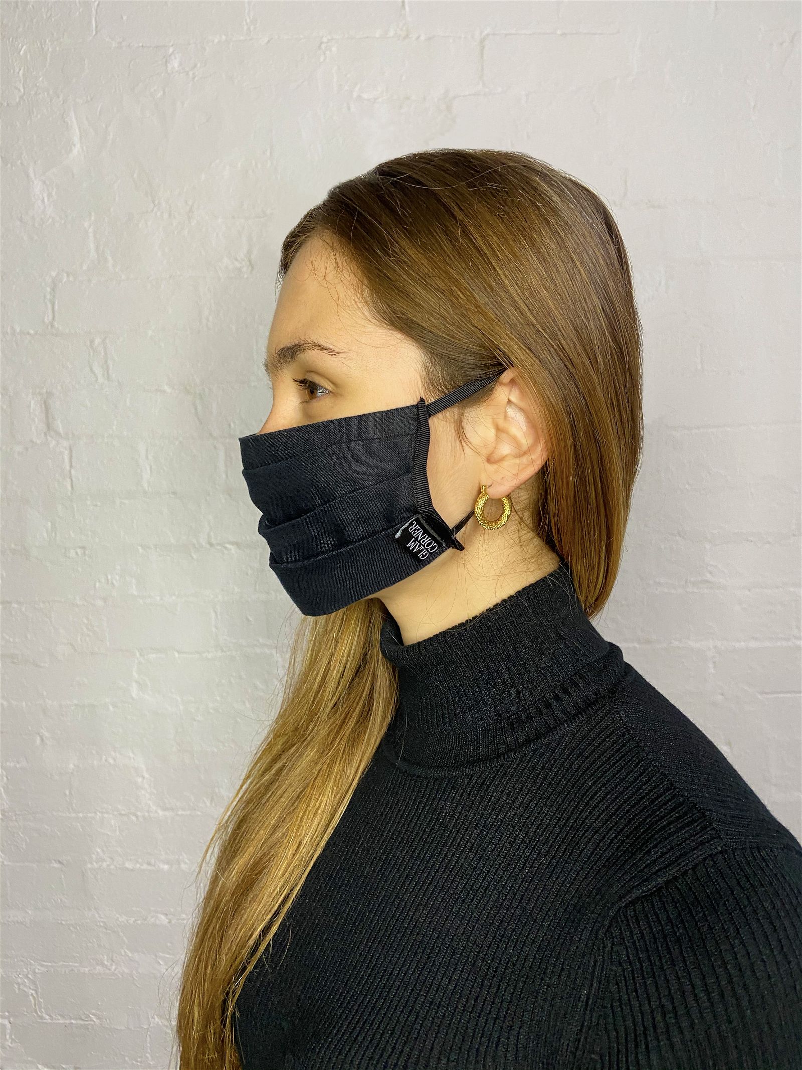 GlamCorner-Fabric-Face-Mask-Black-Mix-Model