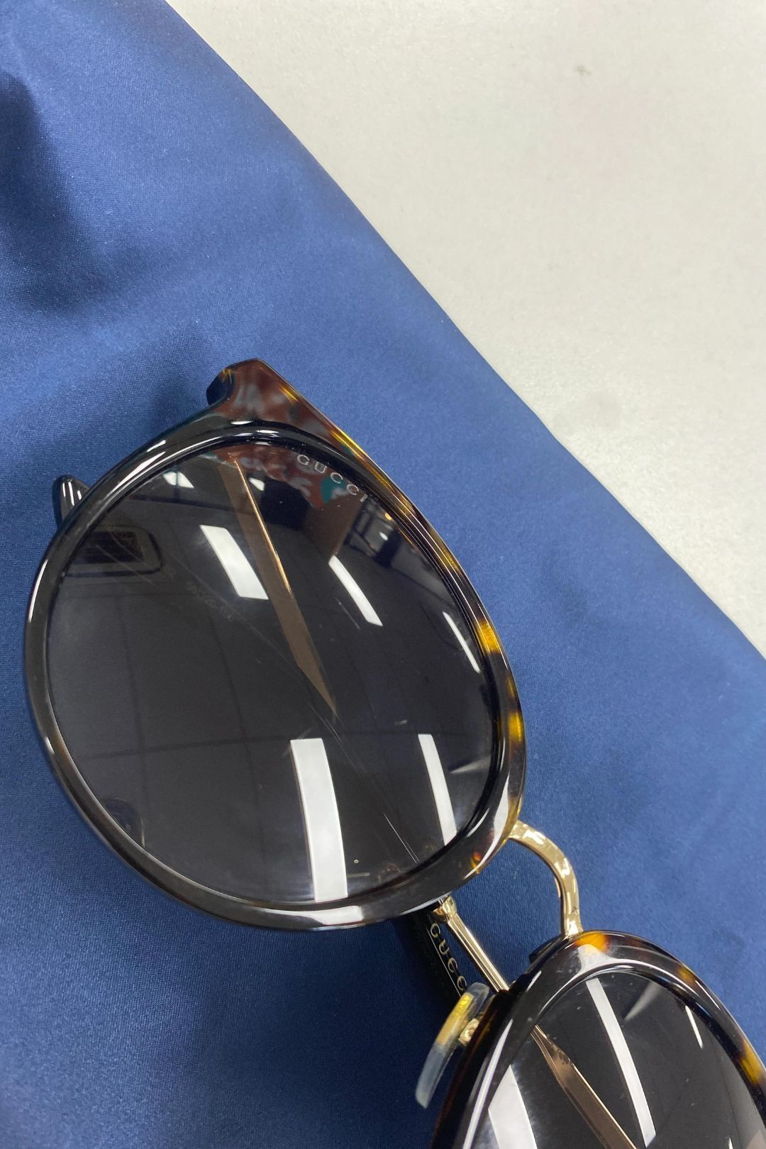 Gucci - Round Frame Sunglasses GG 02004SK 002