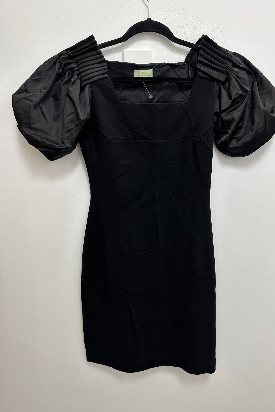Review - Black Puff Sleeve Dress