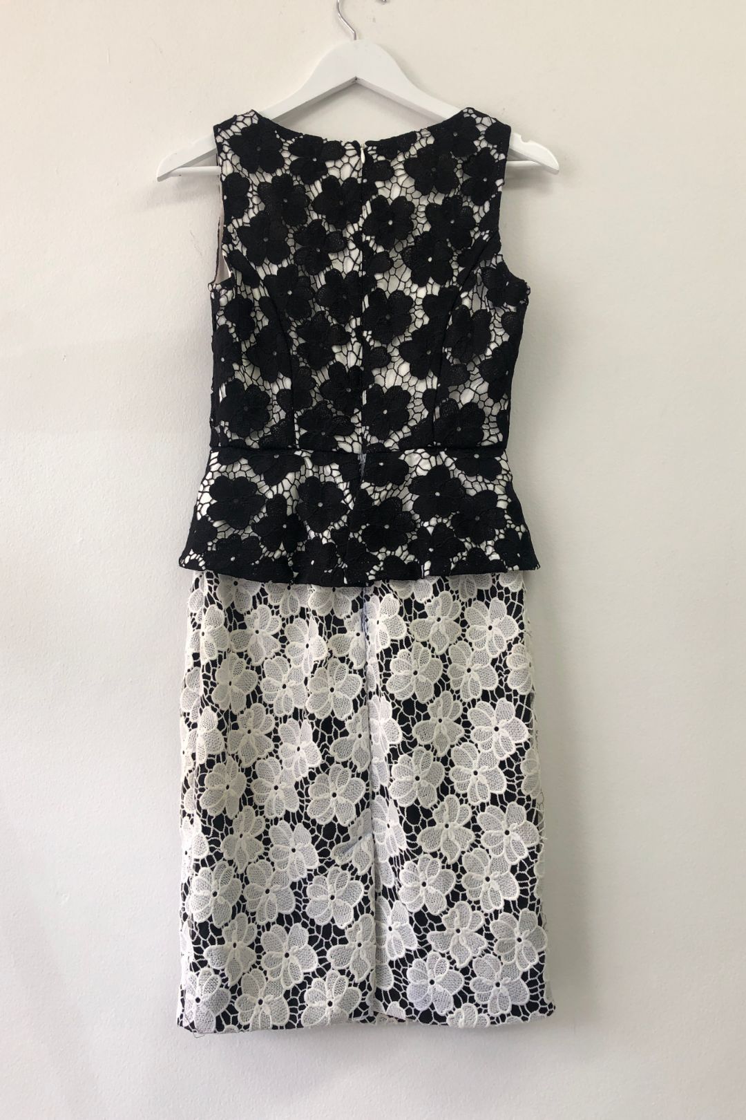 Review - Floral Lace Mini Dress