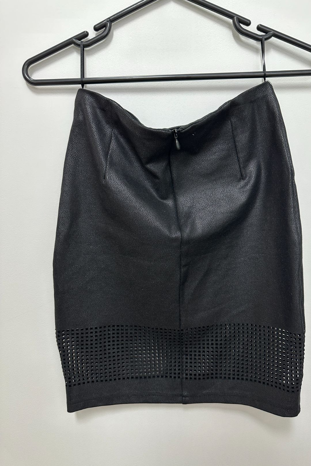 Witchery - Black Glazed Ponti Pencil Skirt With Lazer Punch Hem